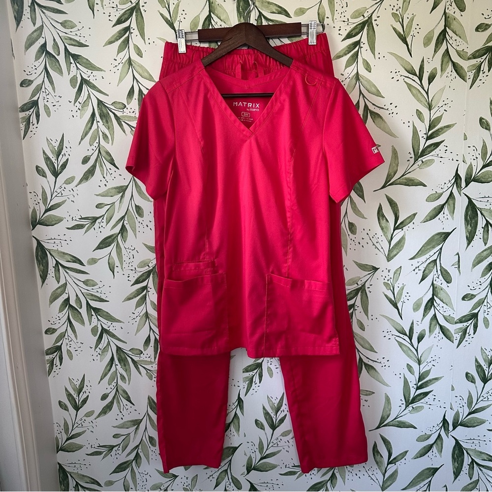 Maevn Matrix Women's Matching Scrub Set. Small. Watermelon.